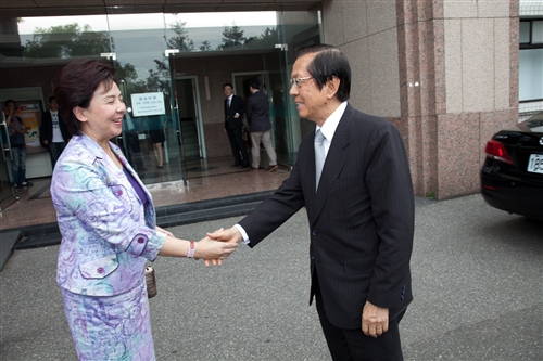 A Lecture by Foreign Minister Yang