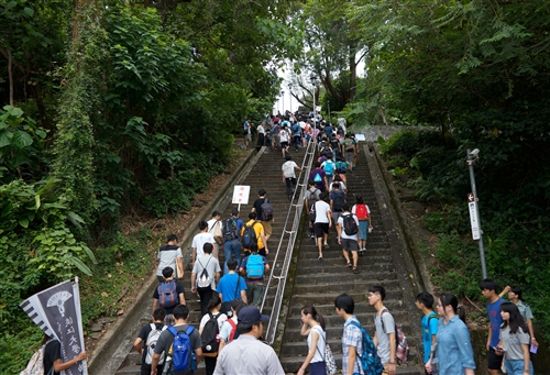 Freshmen Scale the ‘Overcoming Difficulty’ Slope