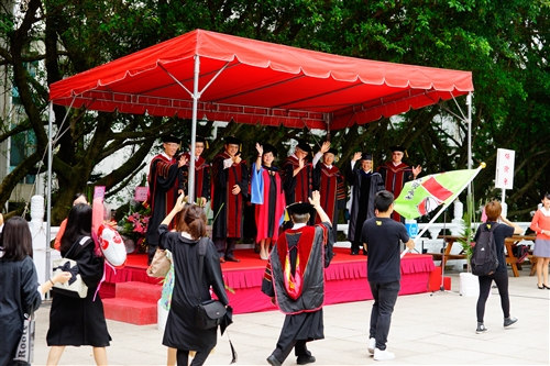 TKU Holds 2014 Graduation Ceremony with Over 7000 People in Attendance