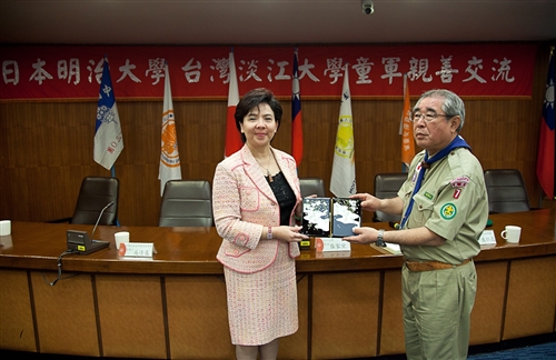 A Show of Gratitude from Meiji University