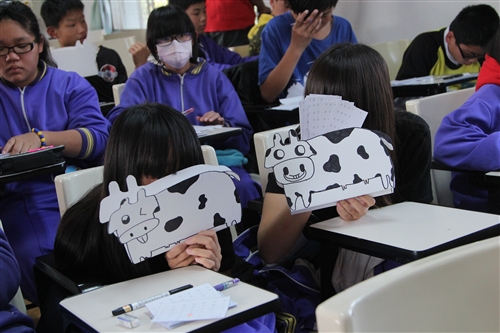 The Bright Light Science Service Team Heads to Liu Ying Junior High School