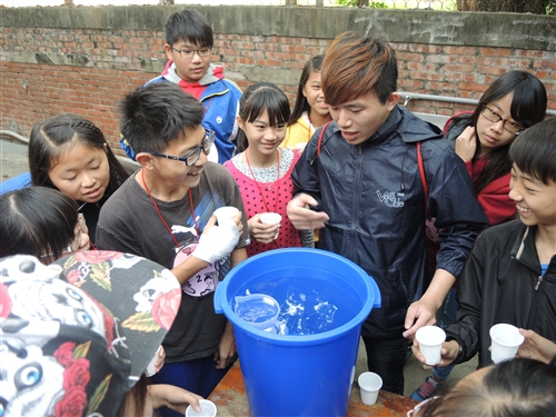 The Bright Light Science Service Team Goes to Tainan
