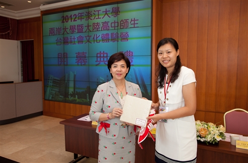 The 2012 Taiwanese Culture Camps