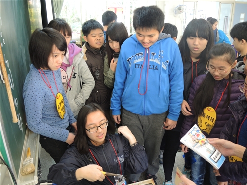 The Bright Light Science Service Team Goes to Tainan