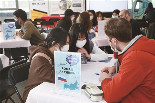 “Chasing the Light” Introduce Tamkang University to High School Students