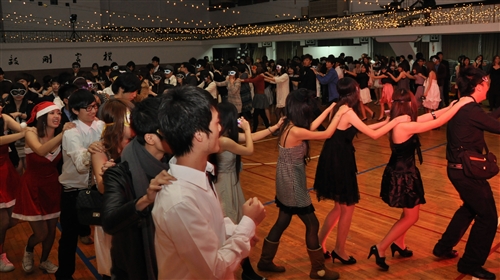 A Light Ceremony and a White Christmas Masquerade