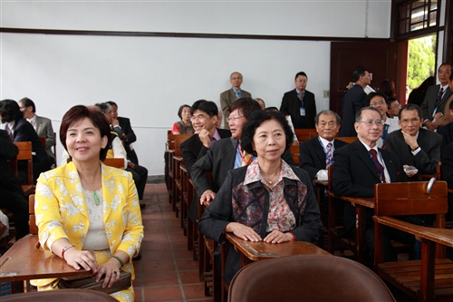 Chinese Palace-style Classrooms Receive High-Tech Makeover