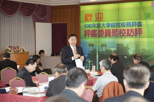 本校100年度校務評鑑，校外委員蒞校實地訪評。