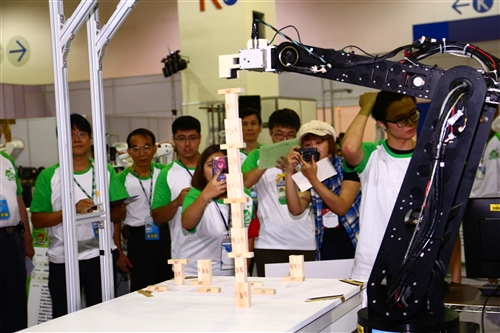Tamkang Takes Double Gold at Hiwin Robot Contest