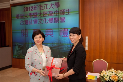 The 2012 Taiwanese Culture Camps