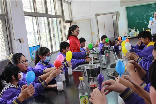 The Bright Light Science Service Team Heads to Liu Ying Junior High School
