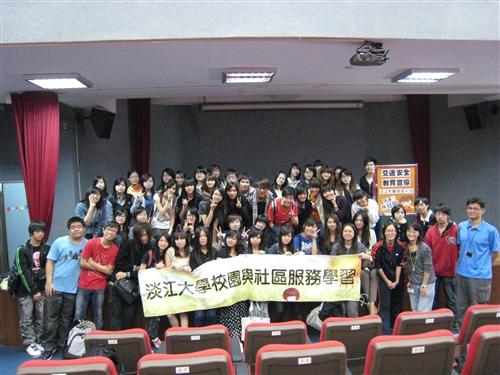 Freshmen Entertain and Educate Local Students