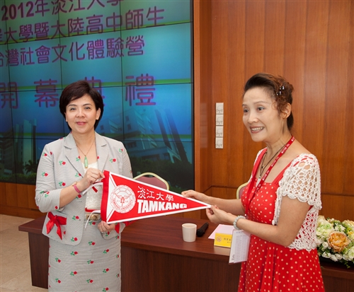 The 2012 Taiwanese Culture Camps