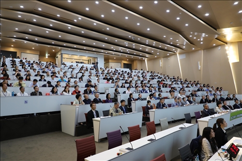 Tamkang's Fifth Wave – Challenges to Higher Education in the New Age.
