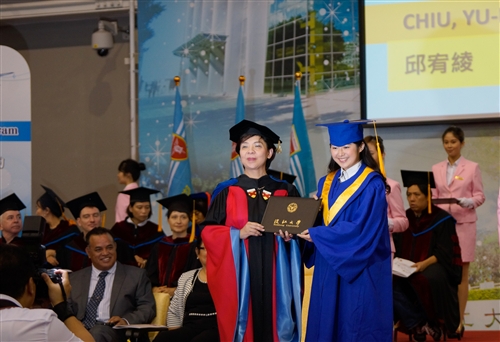 Lanyang Campus 2015-16 Graduation Ceremony