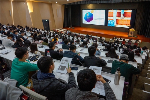 Prof. Philip Hallinger Delivers the Fourth Lecture of the Tamkang Clement and Carrie Chair Lecture Series