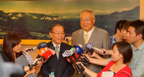 TKU Signs Academic Agreement with Foxconn