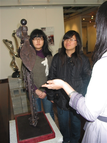 A Dialogue Between Sculpture and the Environment