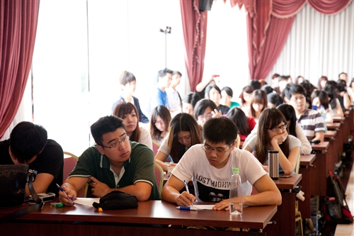 A Lecture by Foreign Minister Yang