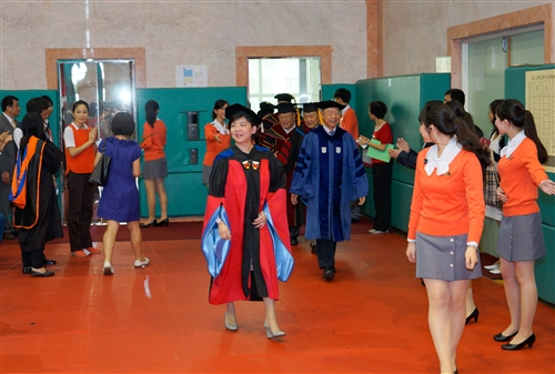 TKU Holds 2014 Graduation Ceremony with Over 7000 People in Attendance