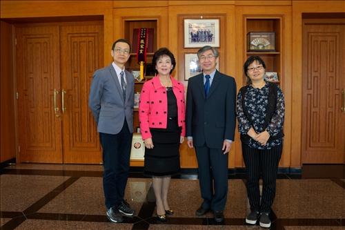 Renowned Scholar, Dr. Hoang Pham, Delivers Guest Lecture at Tamkang
