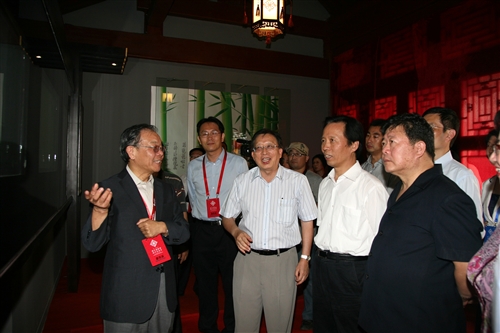 Ben-hang Chang is Honored with 55th Annual Chinese Art and Literature Prize