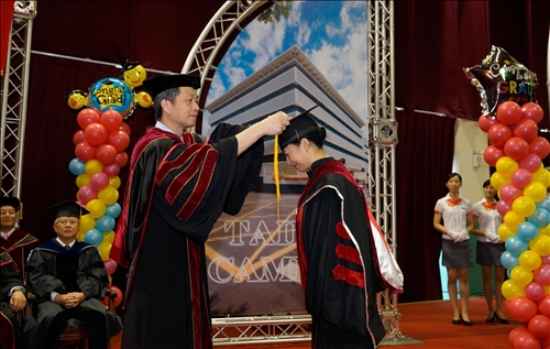 The Class of 2017 Graduates from TKU
