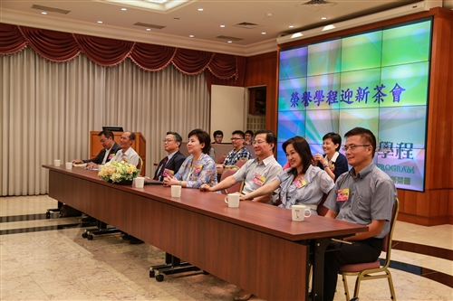 教務處與學務處共同舉辦「102學年度榮譽學程迎新茶會」。