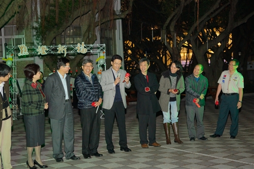 TKU Lights Up for the Christmas Season