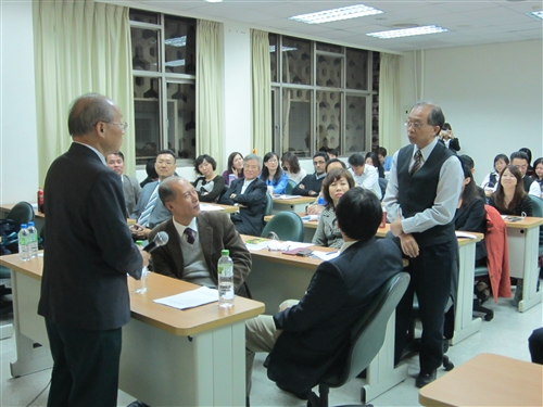 The EMBA invites Governor Junq-tzer Lin to Give a Lecture for Young Professionals