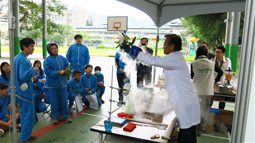 Chemistry Service Learning Reaches 100 Schools in the Country