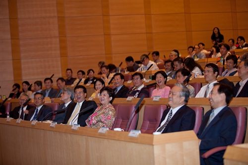「激發心靈潛能、形塑卓越品德」：101學年度「教學與行政革新研討會」在蘭陽校園舉行。