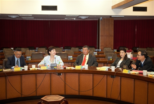 馬來西亞拉曼大學校董會主席伉儷及校長一行6人蒞校訪問。