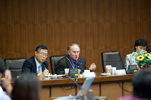 Nobel laureate Edward C. Prescott visits Tamkang