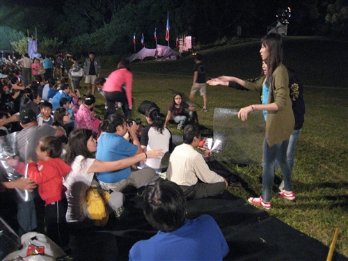 Tamkang Freshmen Serving the Community